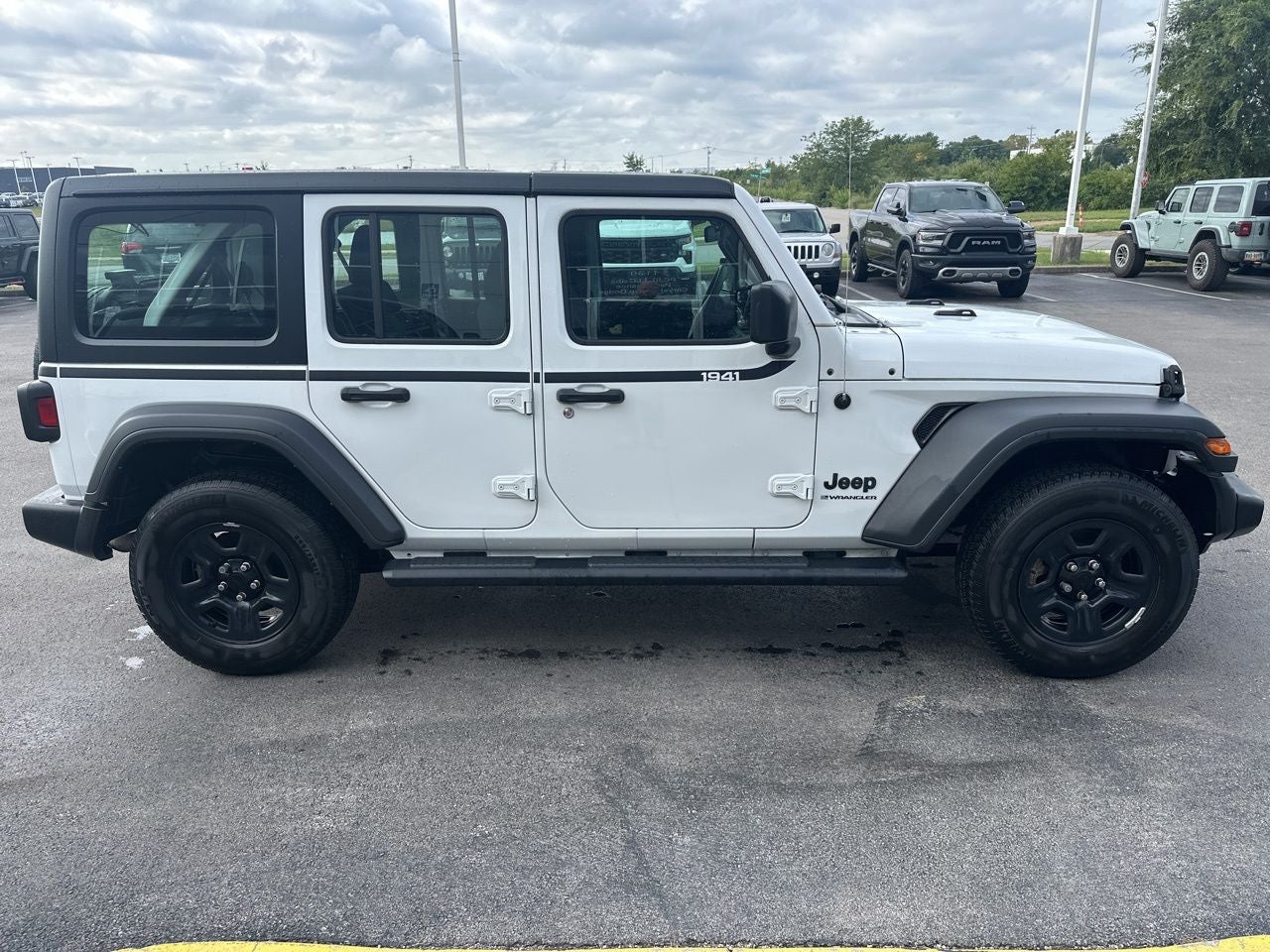 2023 Jeep Wrangler 4-Door Sport 4x4