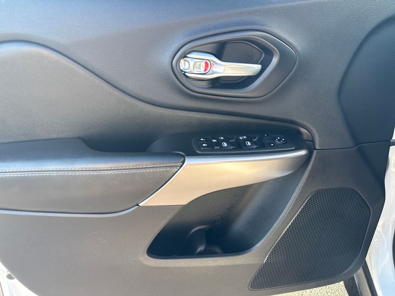 2019 Jeep Cherokee Sport