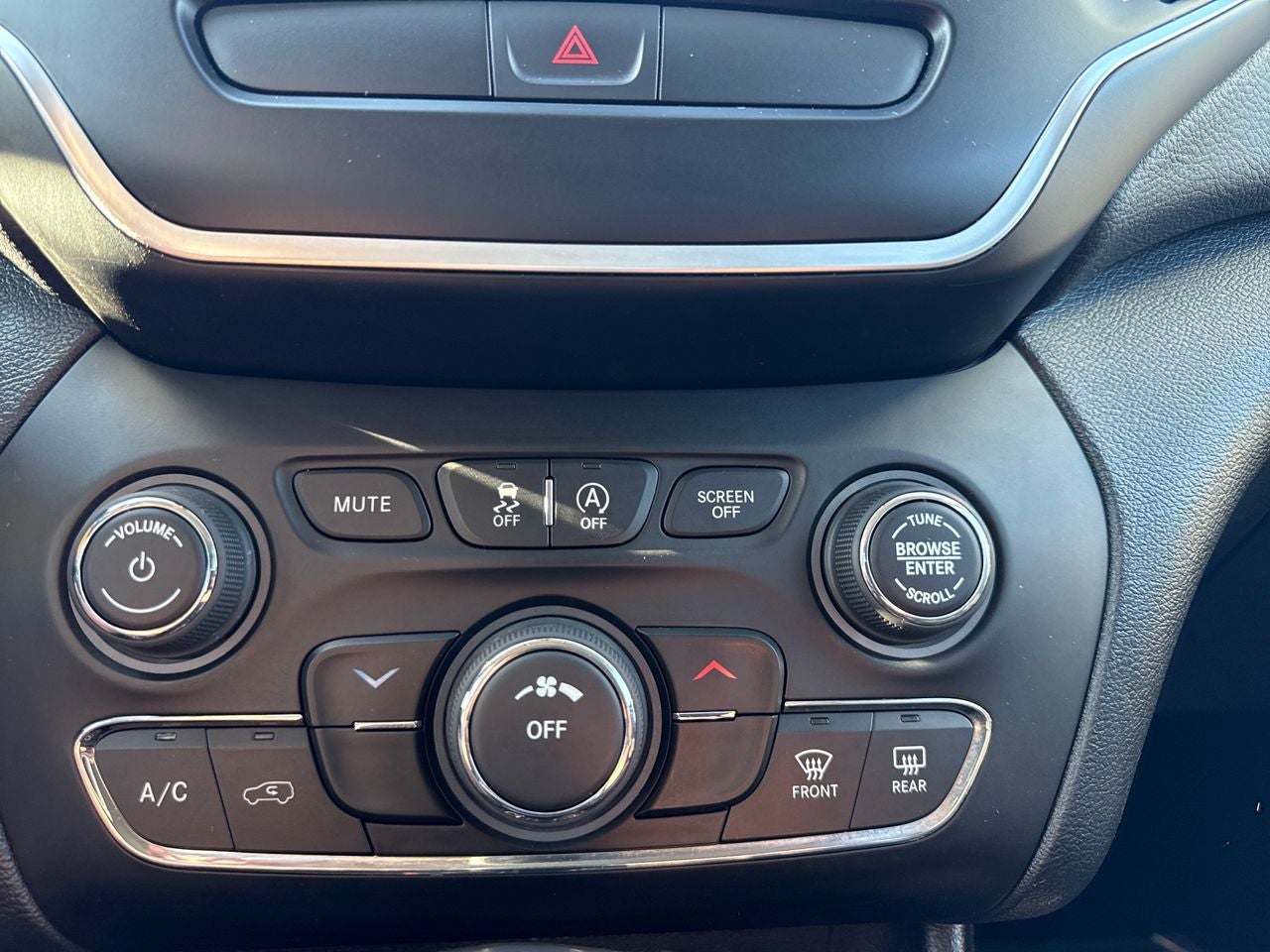 2019 Jeep Cherokee Sport