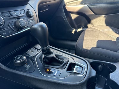 2019 Jeep Cherokee Sport