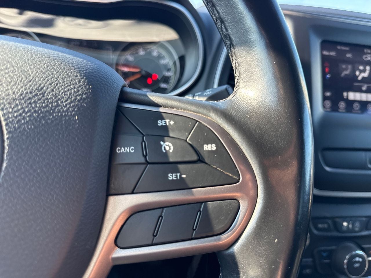 2019 Jeep Cherokee Sport