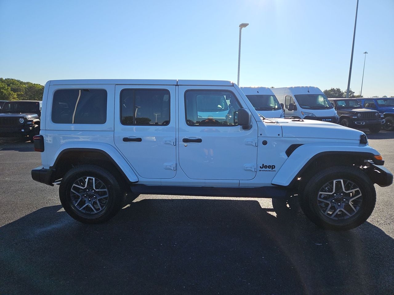 2025 Jeep Wrangler WRANGLER 4-DOOR SAHARA