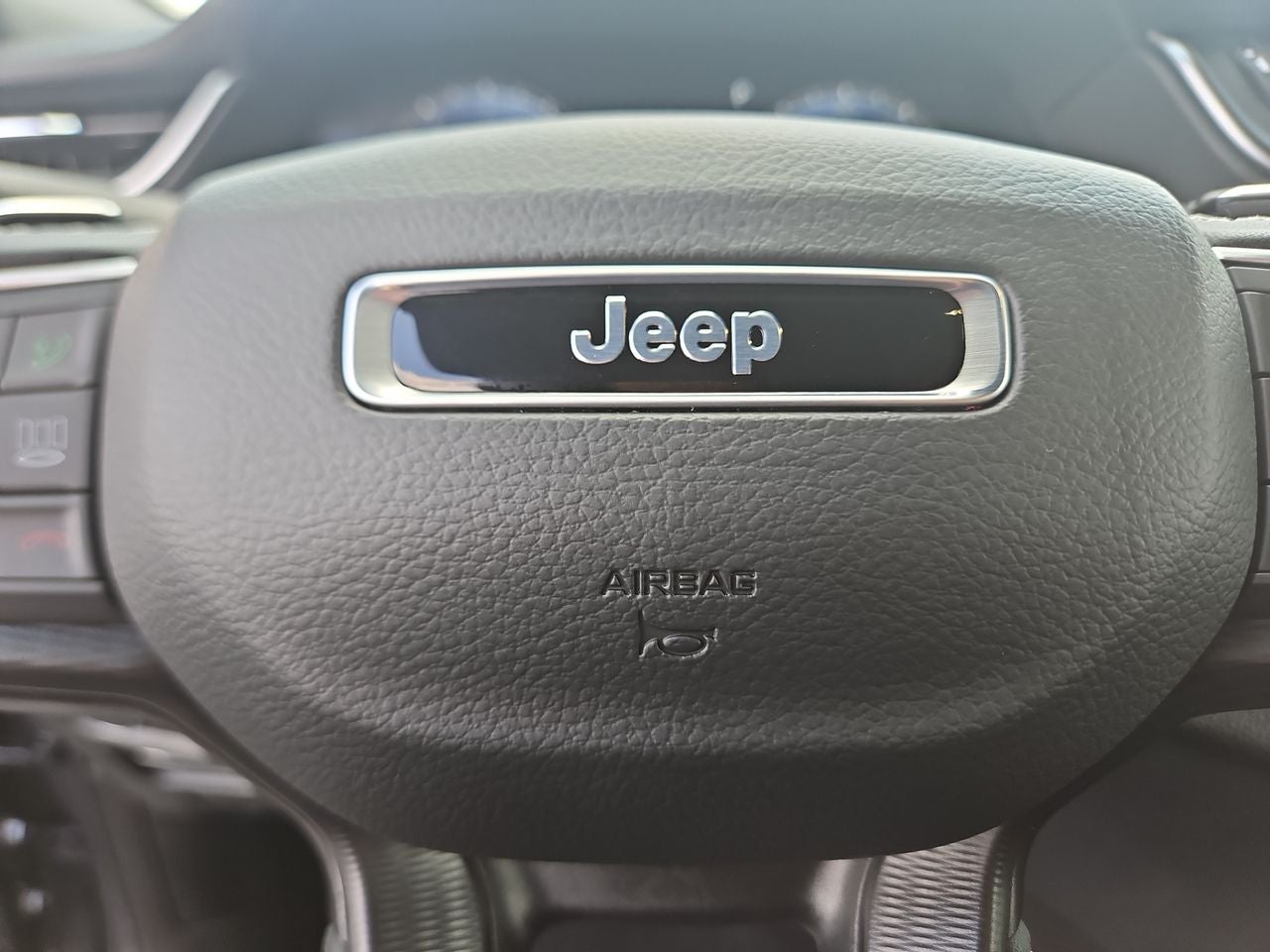 2025 Jeep Grand Cherokee GRAND CHEROKEE LAREDO 4X4