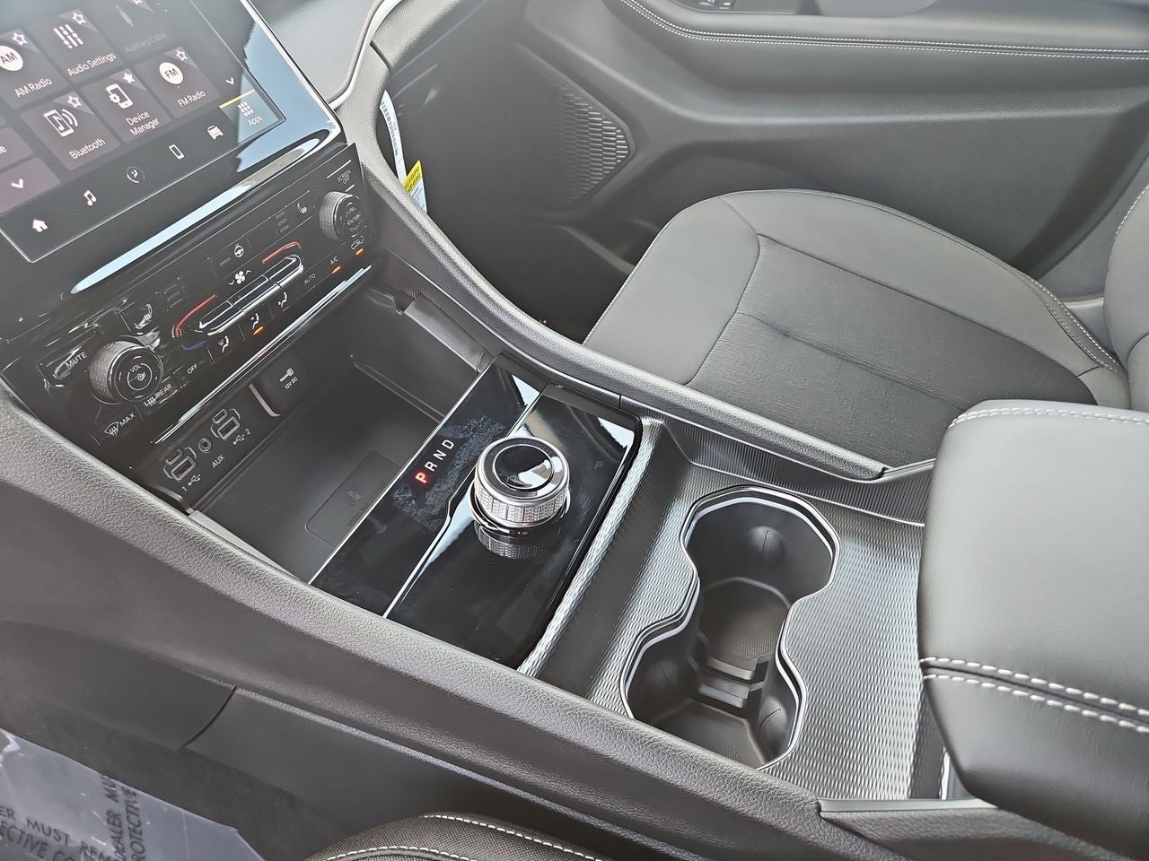 2025 Jeep Grand Cherokee GRAND CHEROKEE LAREDO 4X4