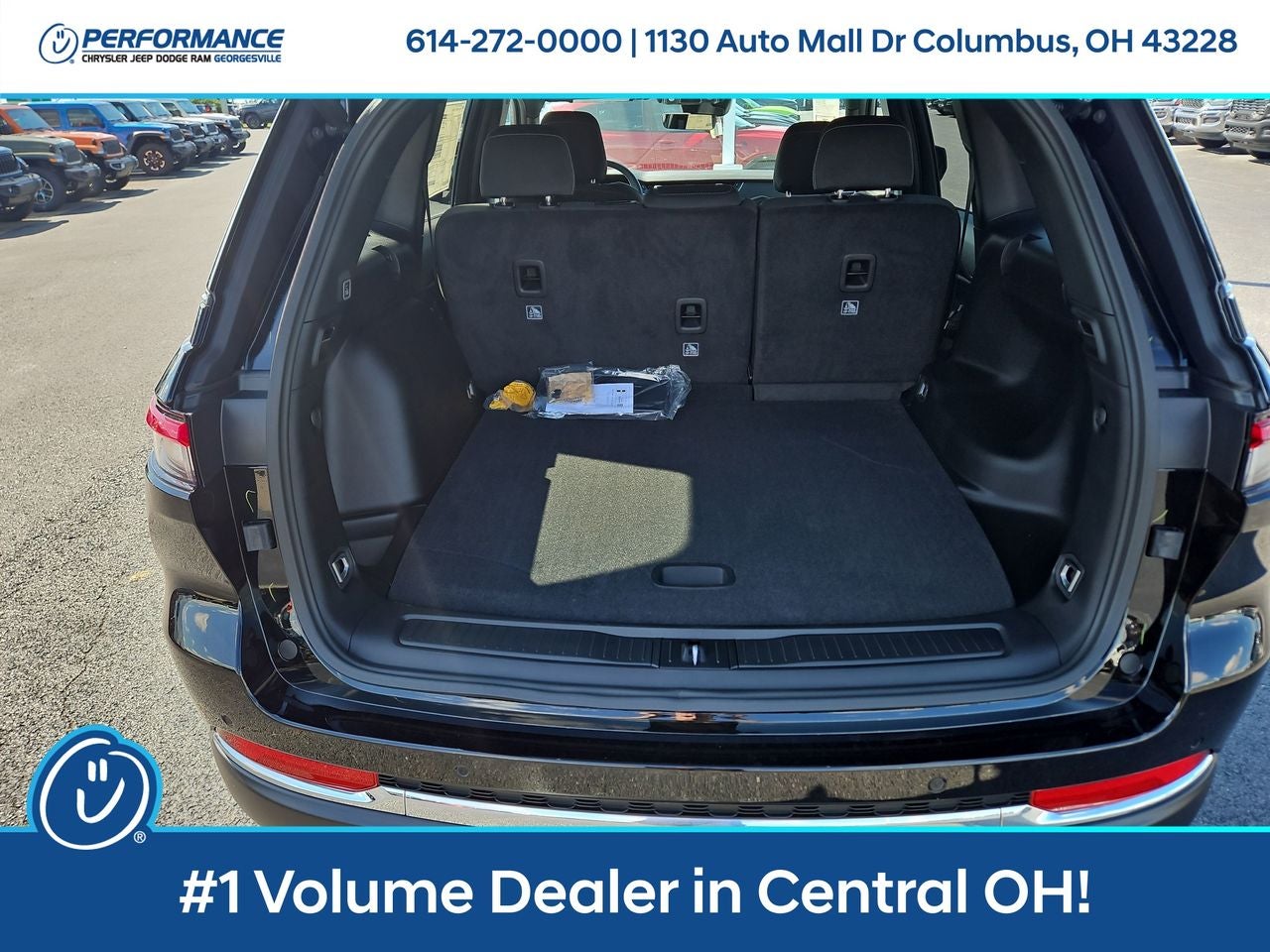 2025 Jeep Grand Cherokee GRAND CHEROKEE LAREDO 4X4