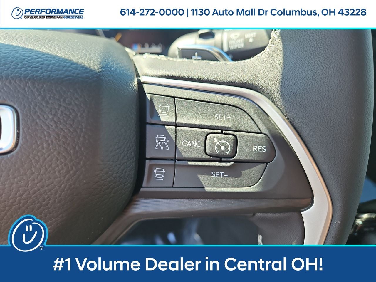 2025 Jeep Grand Cherokee GRAND CHEROKEE LAREDO 4X4