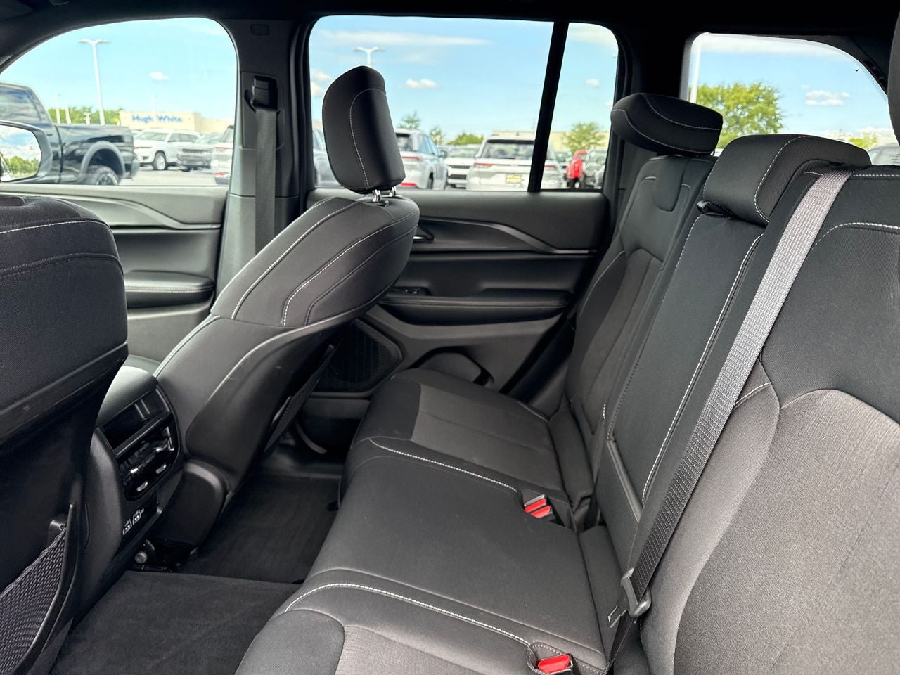 2024 Jeep Grand Cherokee Laredo 4x4