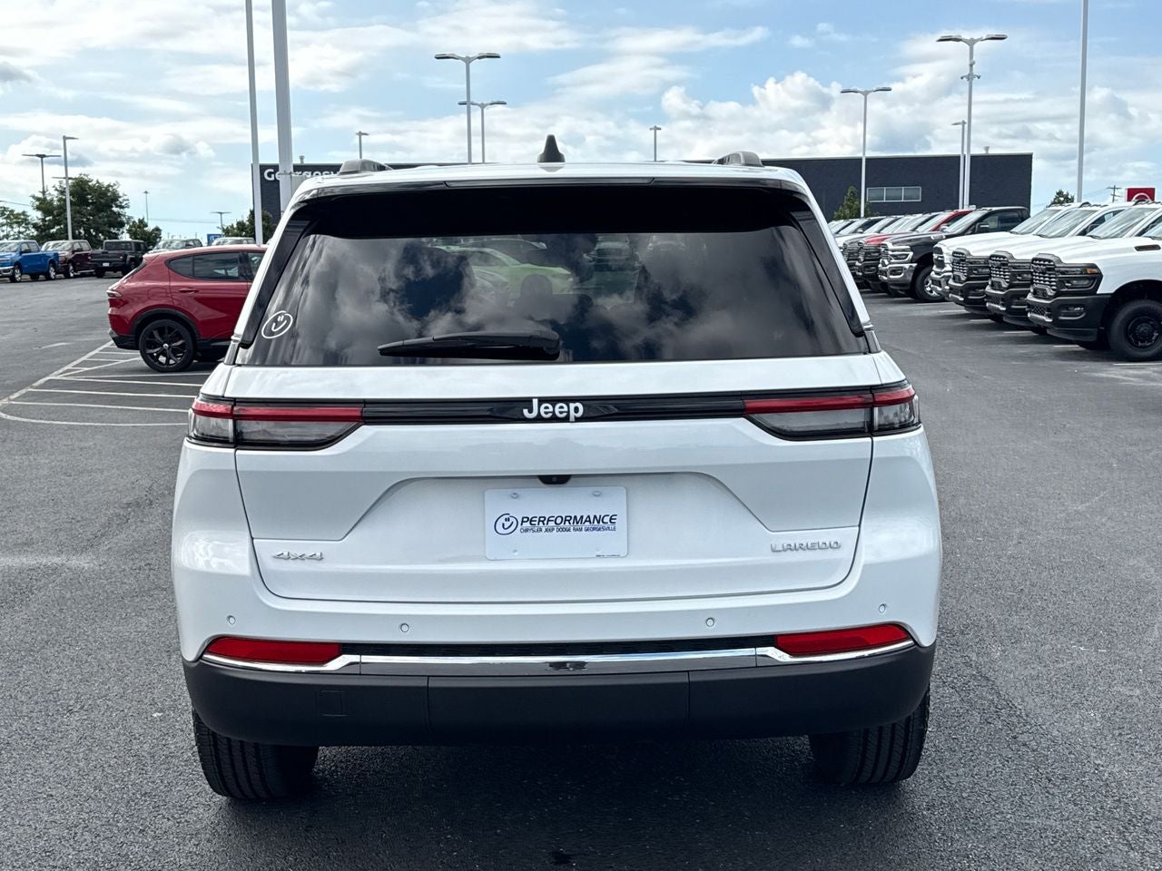 2024 Jeep Grand Cherokee Laredo 4x4