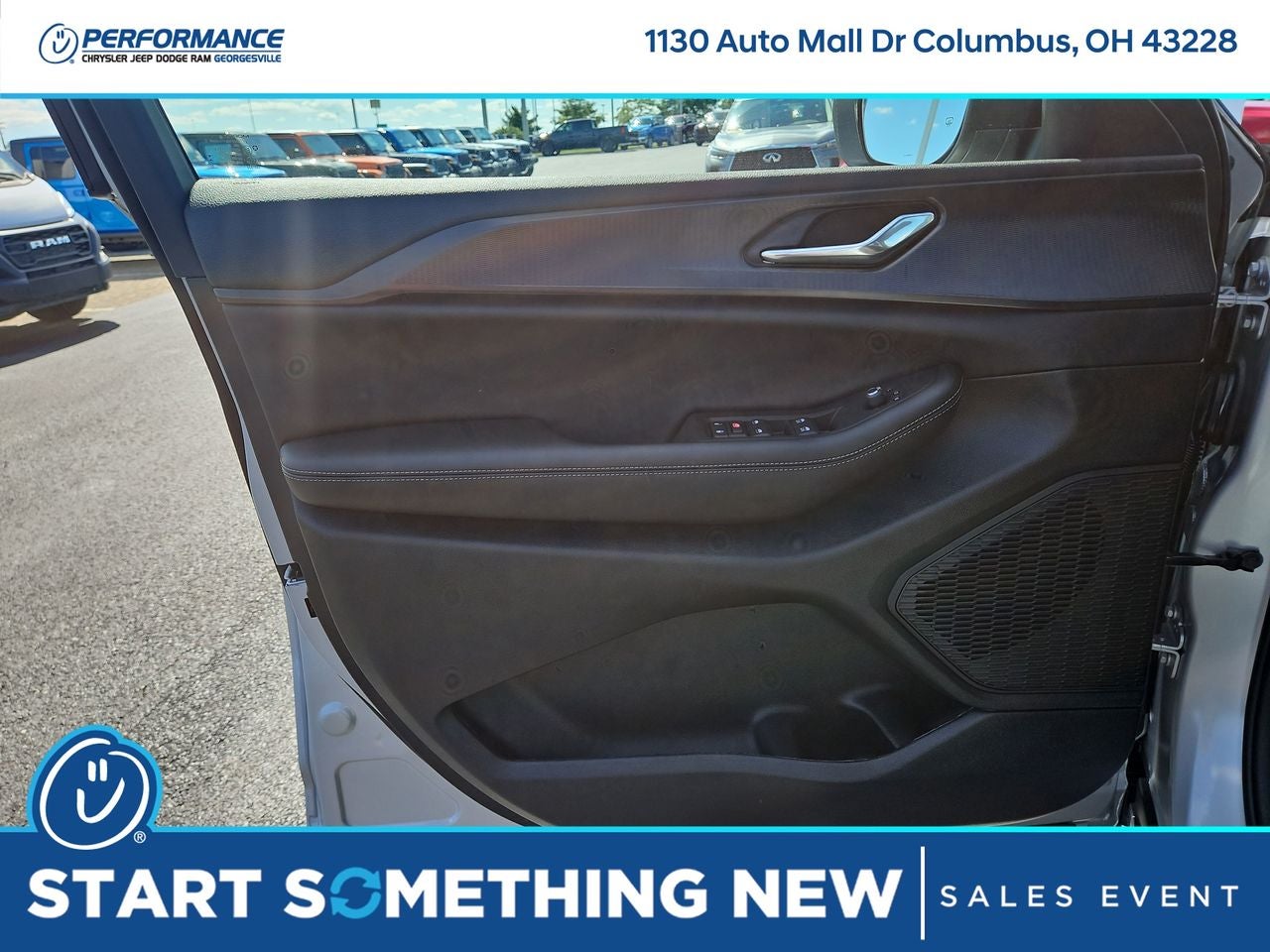 2025 Jeep Grand Cherokee GRAND CHEROKEE LAREDO 4X4