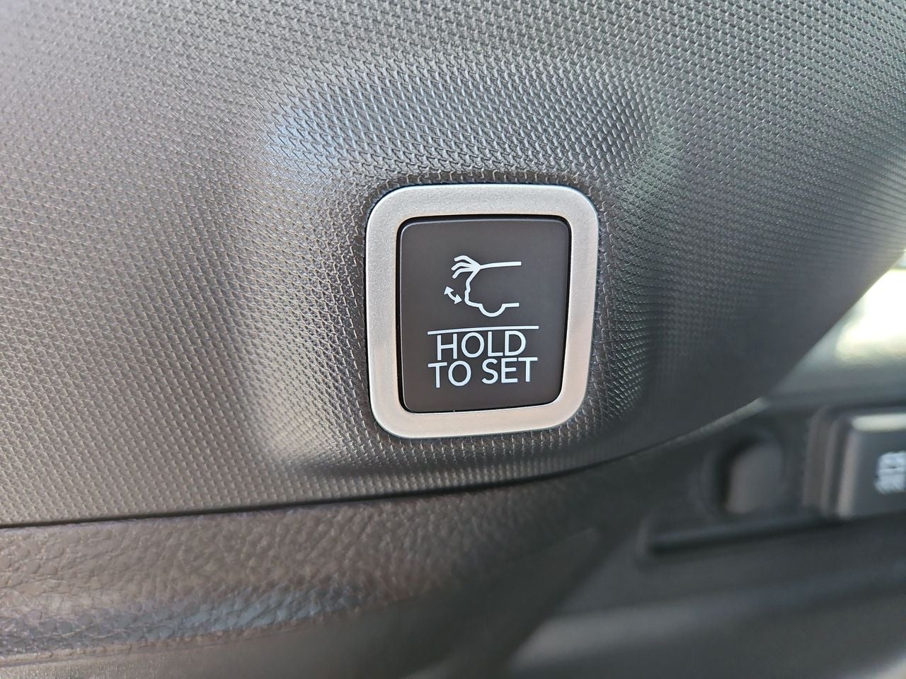 2025 Jeep Grand Cherokee GRAND CHEROKEE LAREDO 4X4