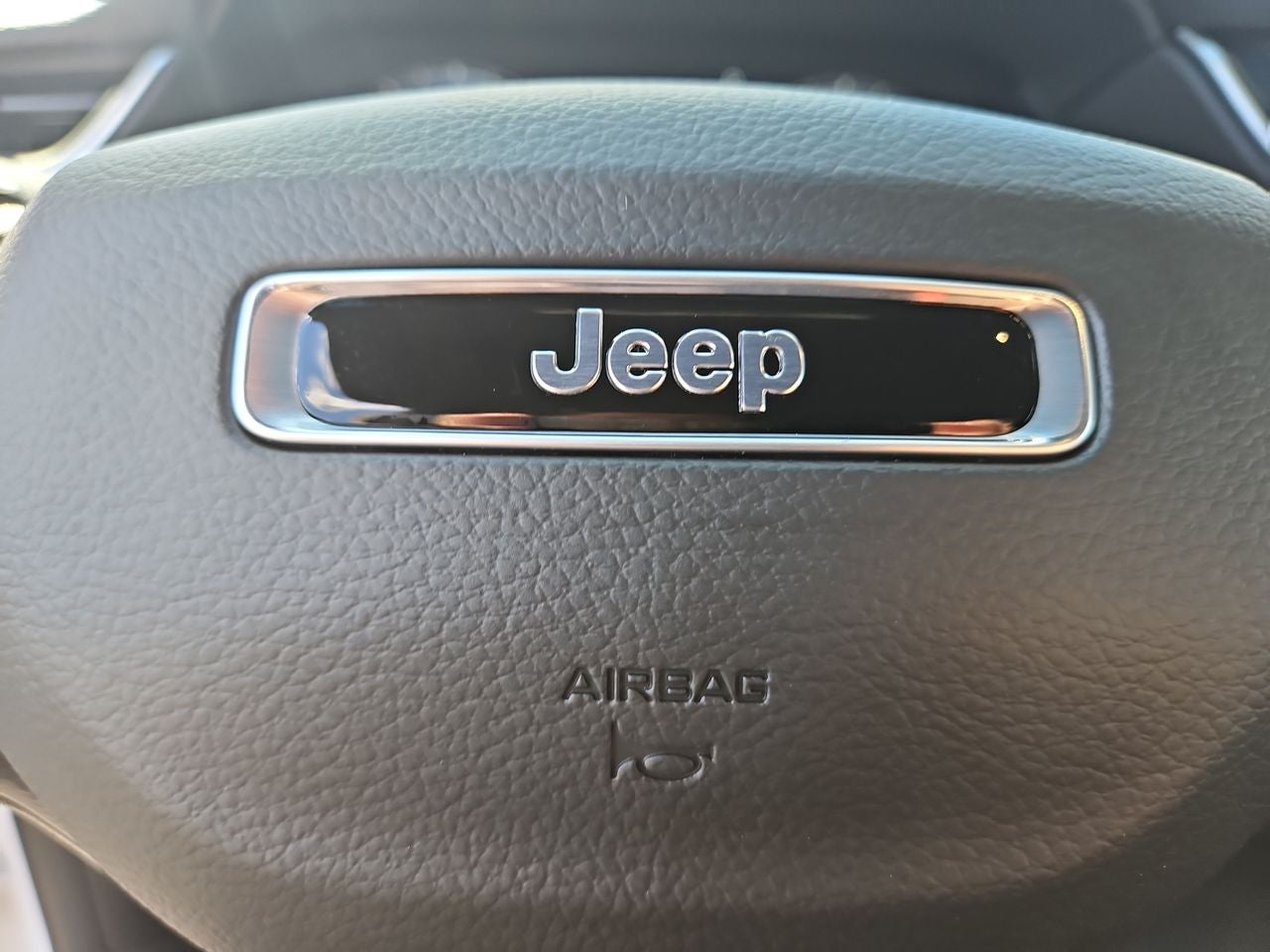 2025 Jeep Grand Cherokee GRAND CHEROKEE LAREDO 4X4