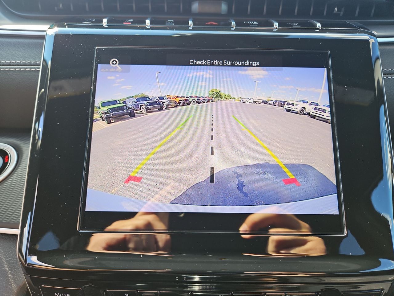 2025 Jeep Grand Cherokee GRAND CHEROKEE LAREDO 4X4