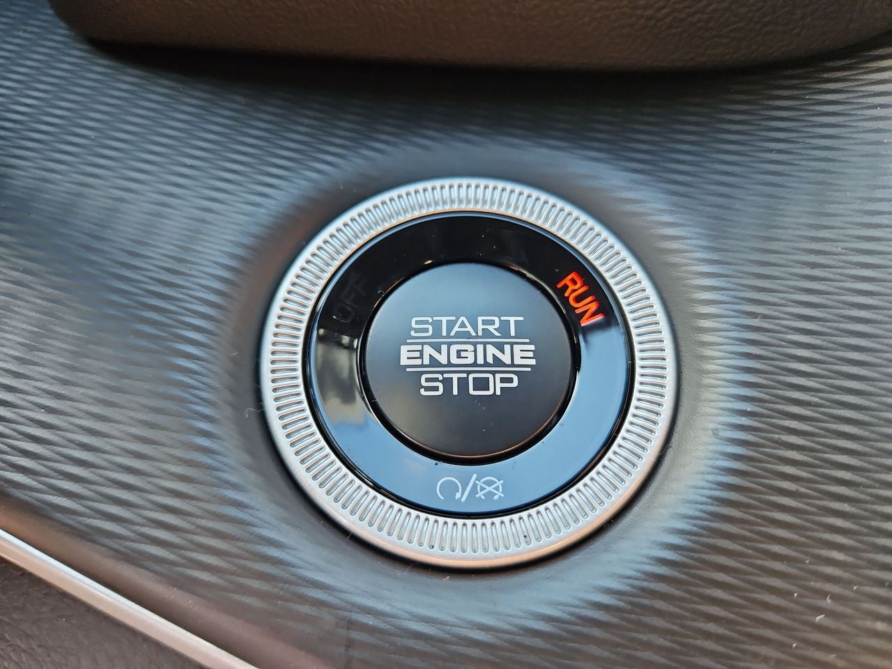 2025 Jeep Grand Cherokee GRAND CHEROKEE LAREDO 4X4