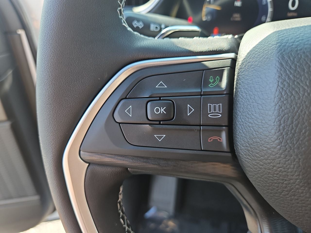 2025 Jeep Grand Cherokee GRAND CHEROKEE LAREDO 4X4