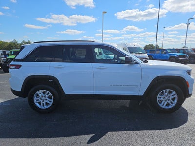 2025 Jeep Grand Cherokee GRAND CHEROKEE LAREDO 4X4