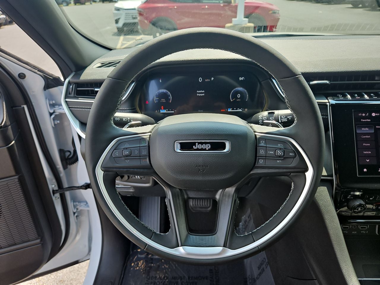 2025 Jeep Grand Cherokee GRAND CHEROKEE LAREDO 4X4