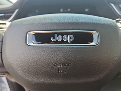 2025 Jeep Grand Cherokee GRAND CHEROKEE LAREDO 4X4