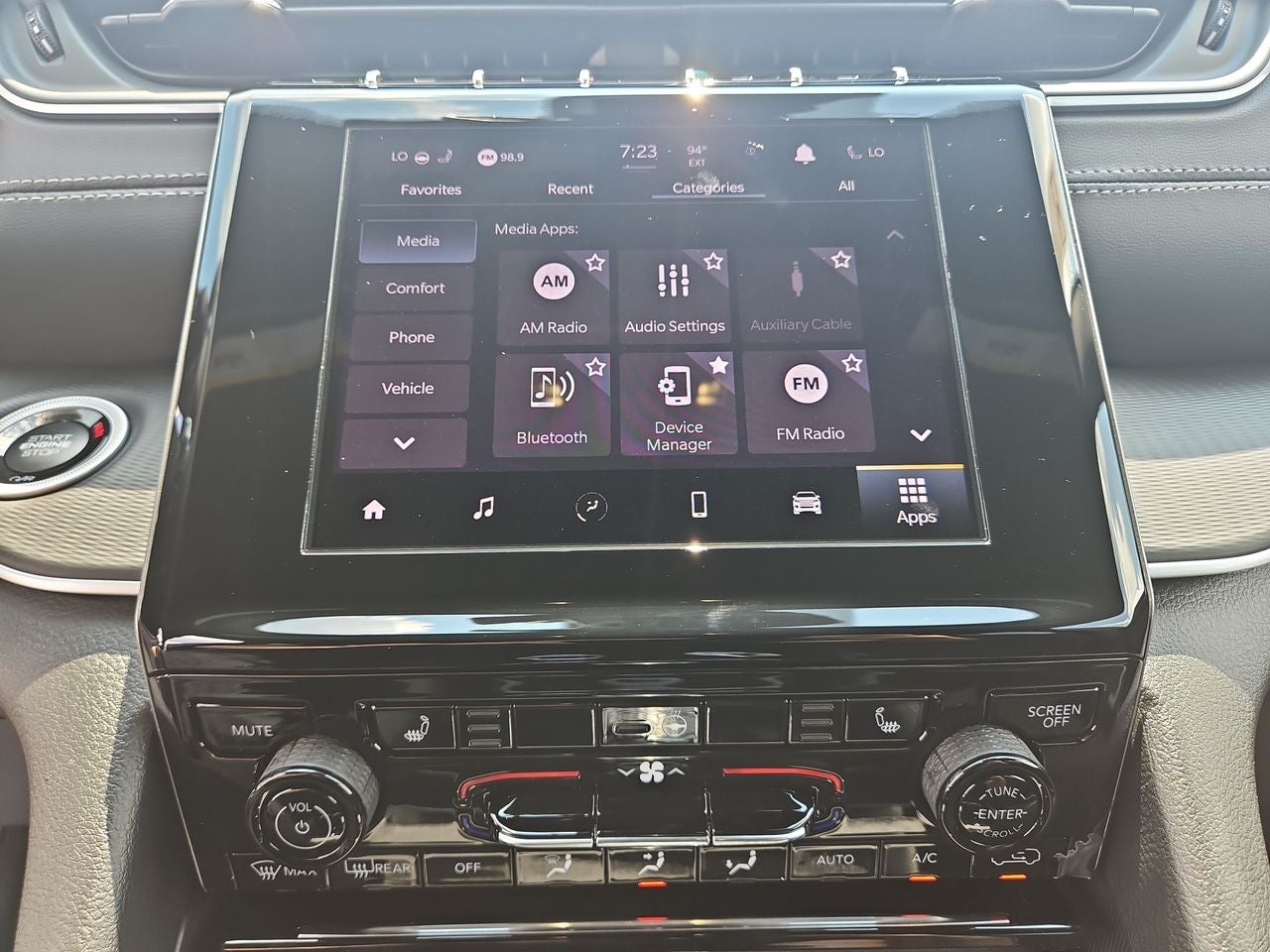 2025 Jeep Grand Cherokee GRAND CHEROKEE LAREDO 4X4