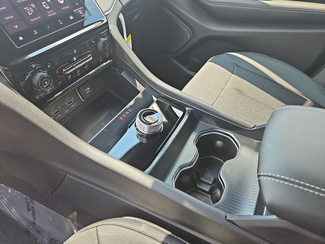 2025 Jeep Grand Cherokee GRAND CHEROKEE LAREDO 4X4