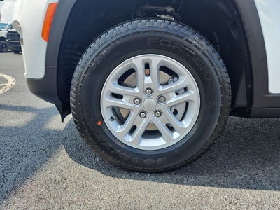 2025 Jeep Grand Cherokee GRAND CHEROKEE LAREDO 4X4