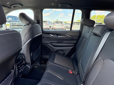 2024 Jeep Grand Cherokee Laredo 4x4