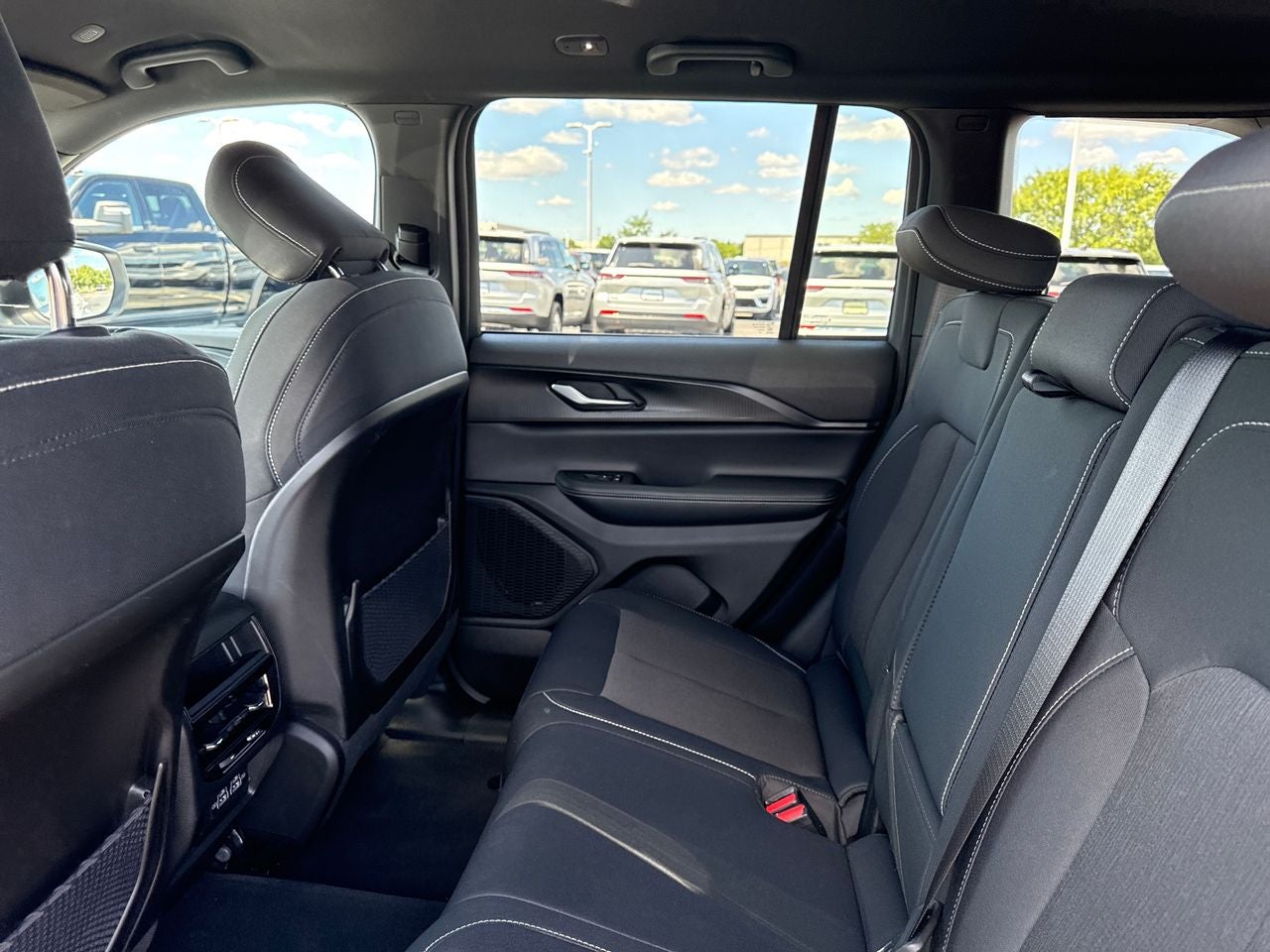 2024 Jeep Grand Cherokee Laredo 4x4