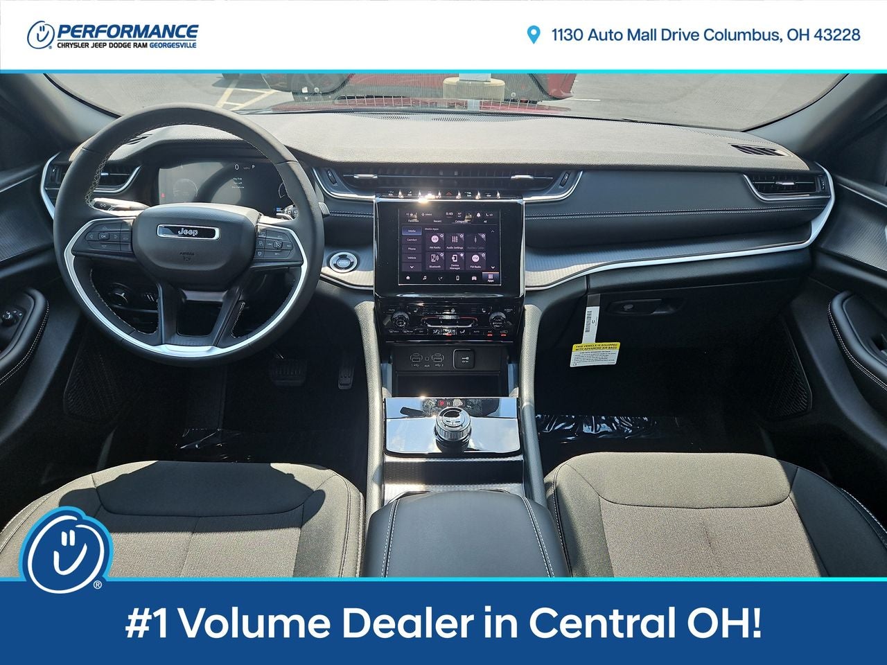 2025 Jeep Grand Cherokee GRAND CHEROKEE LAREDO 4X4