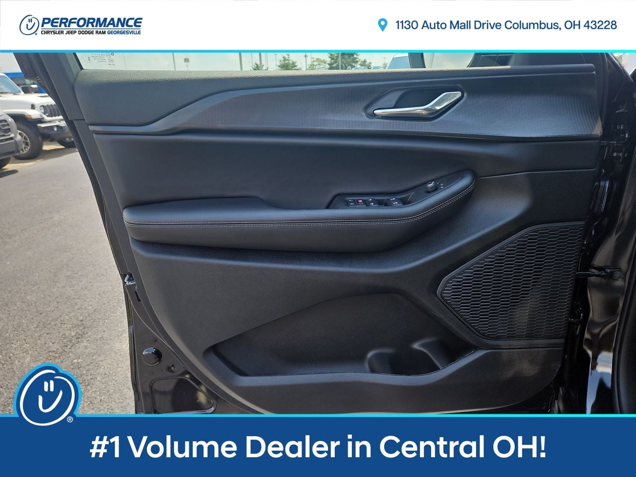 2025 Jeep Grand Cherokee GRAND CHEROKEE LAREDO 4X4