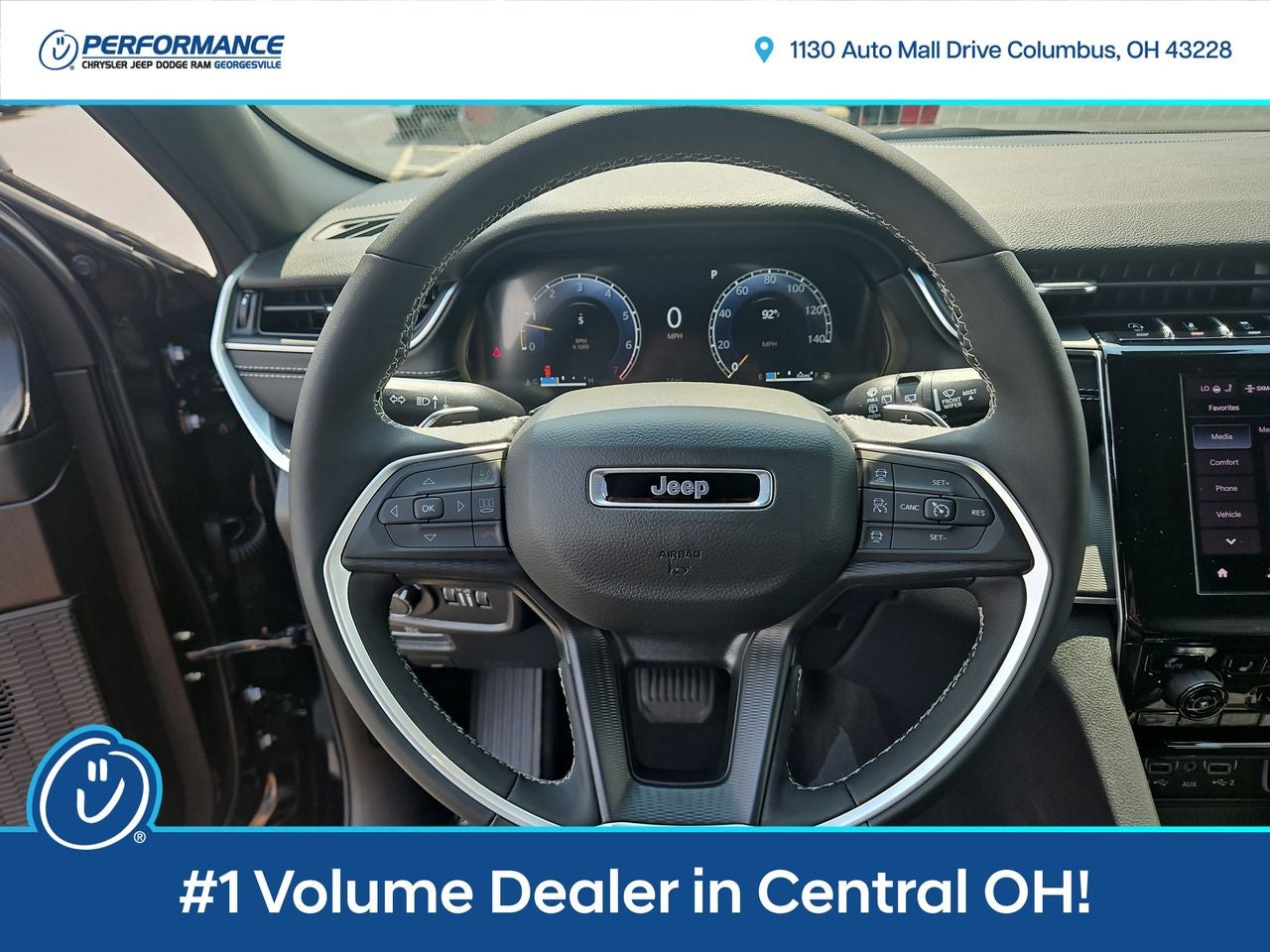 2025 Jeep Grand Cherokee GRAND CHEROKEE LAREDO 4X4