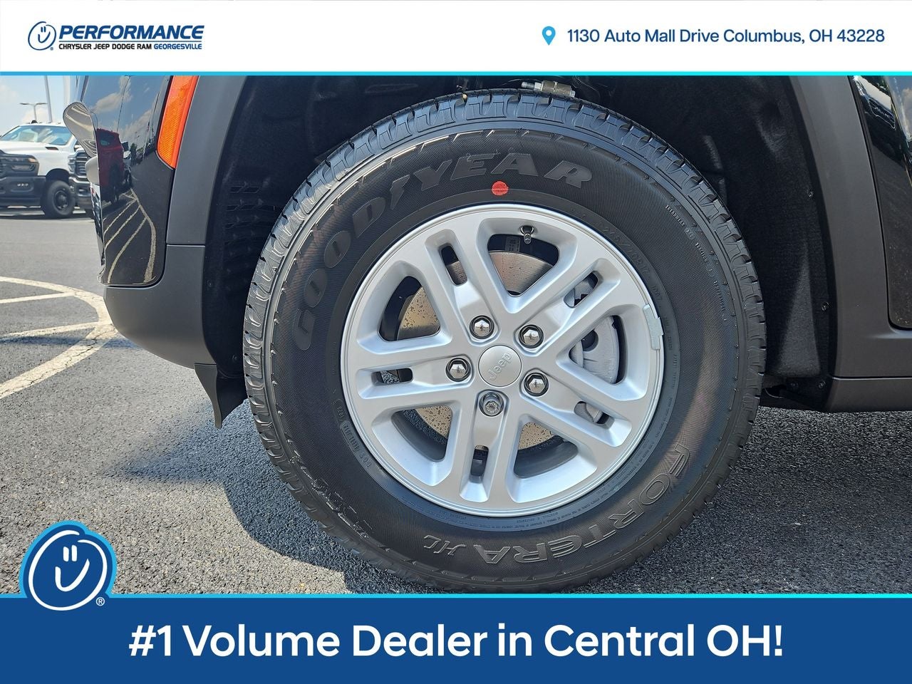 2025 Jeep Grand Cherokee GRAND CHEROKEE LAREDO 4X4