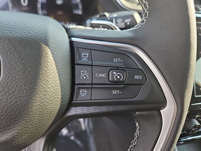 2025 Jeep Grand Cherokee GRAND CHEROKEE LAREDO 4X4