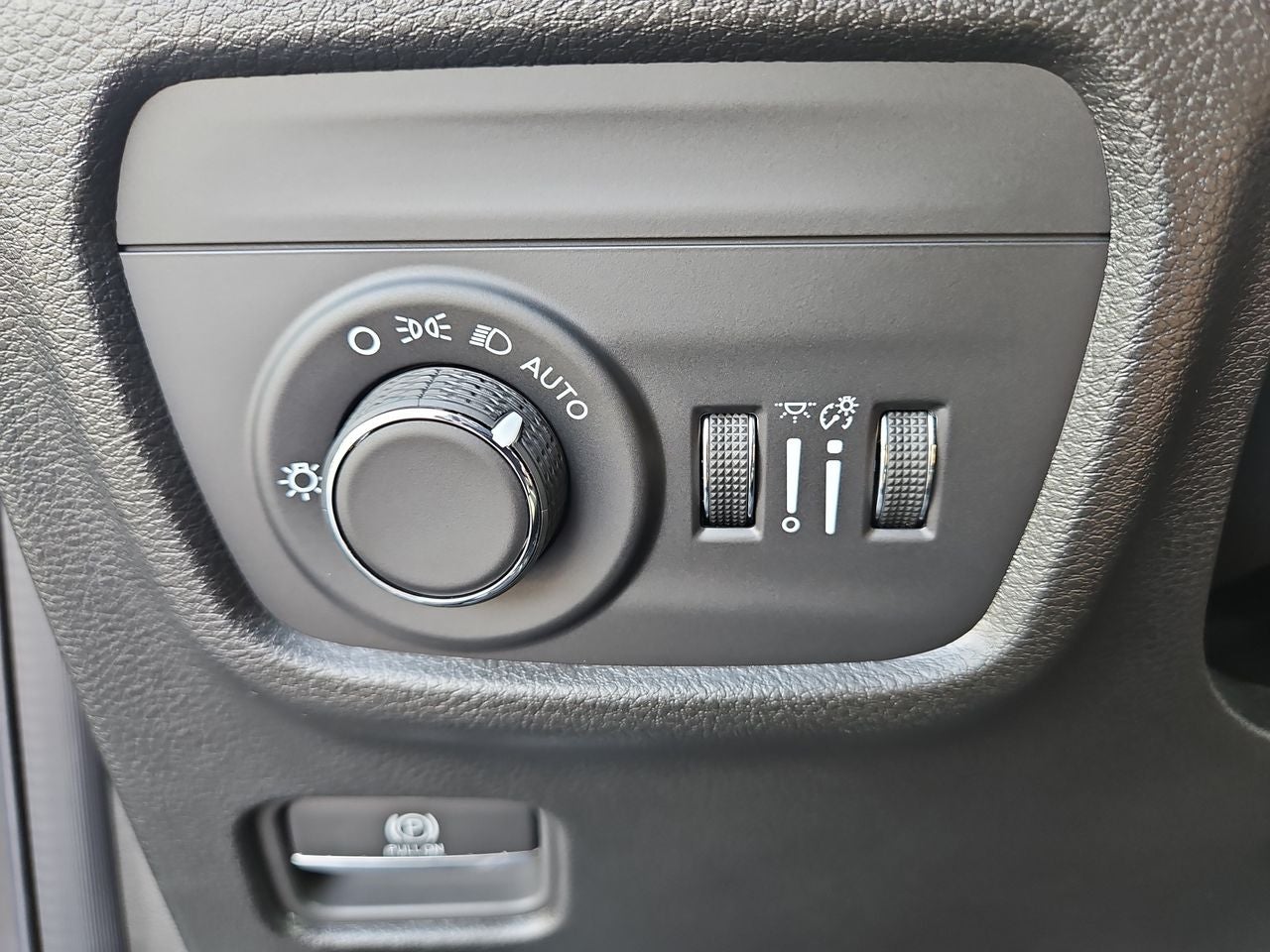 2025 Jeep Grand Cherokee GRAND CHEROKEE LAREDO 4X4