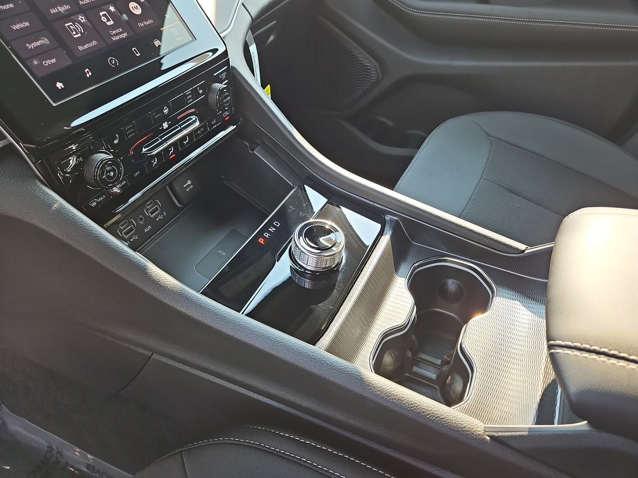 2025 Jeep Grand Cherokee GRAND CHEROKEE LAREDO 4X4