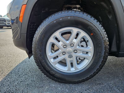 2025 Jeep Grand Cherokee GRAND CHEROKEE LAREDO 4X4