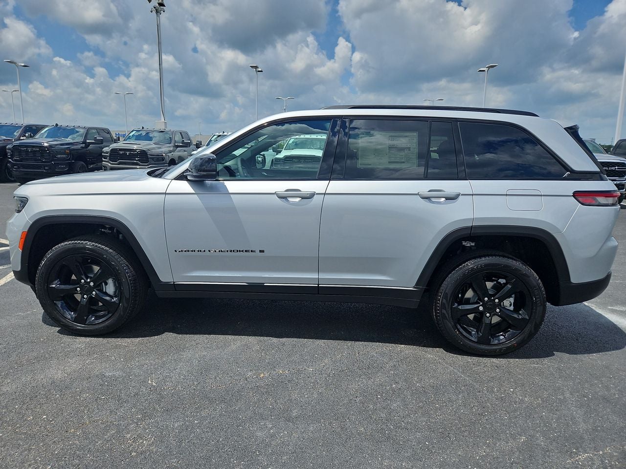 2025 Jeep Grand Cherokee GRAND CHEROKEE LIMITED 4X4