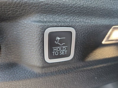 2025 Jeep Grand Cherokee GRAND CHEROKEE L LAREDO 4X4