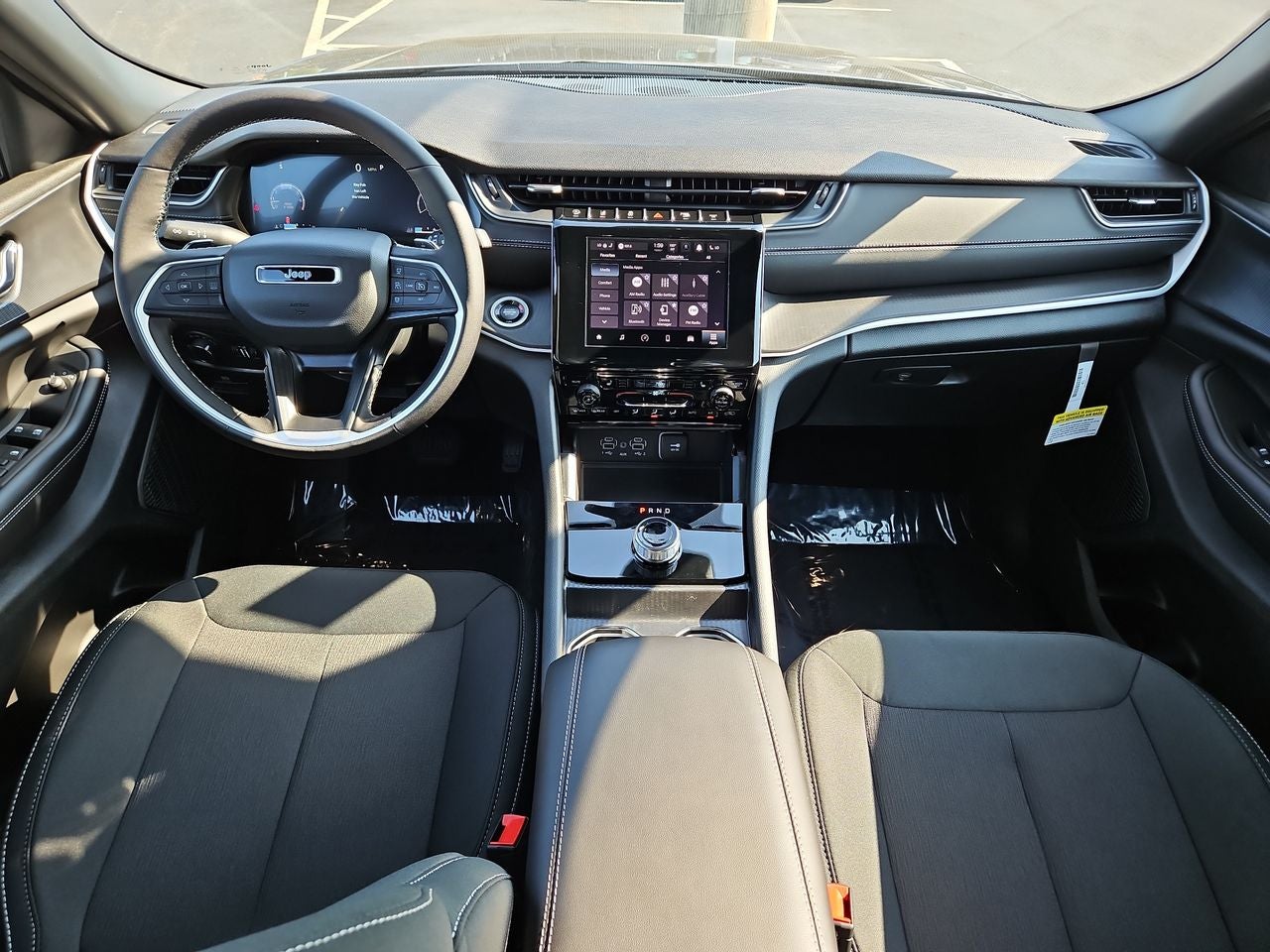 2025 Jeep Grand Cherokee GRAND CHEROKEE L LAREDO 4X4