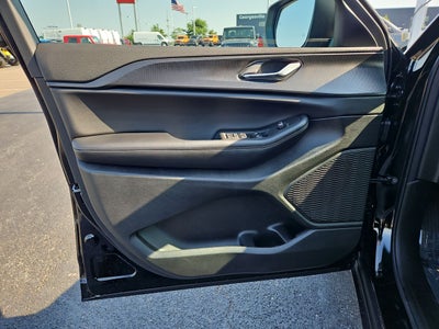 2025 Jeep Grand Cherokee GRAND CHEROKEE L LAREDO 4X4