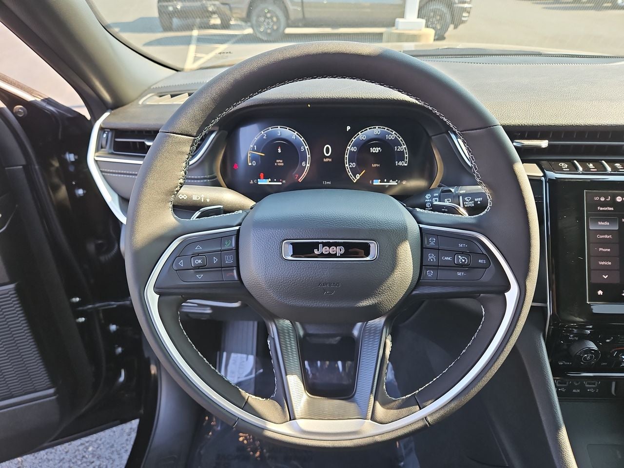 2025 Jeep Grand Cherokee GRAND CHEROKEE L LAREDO 4X4