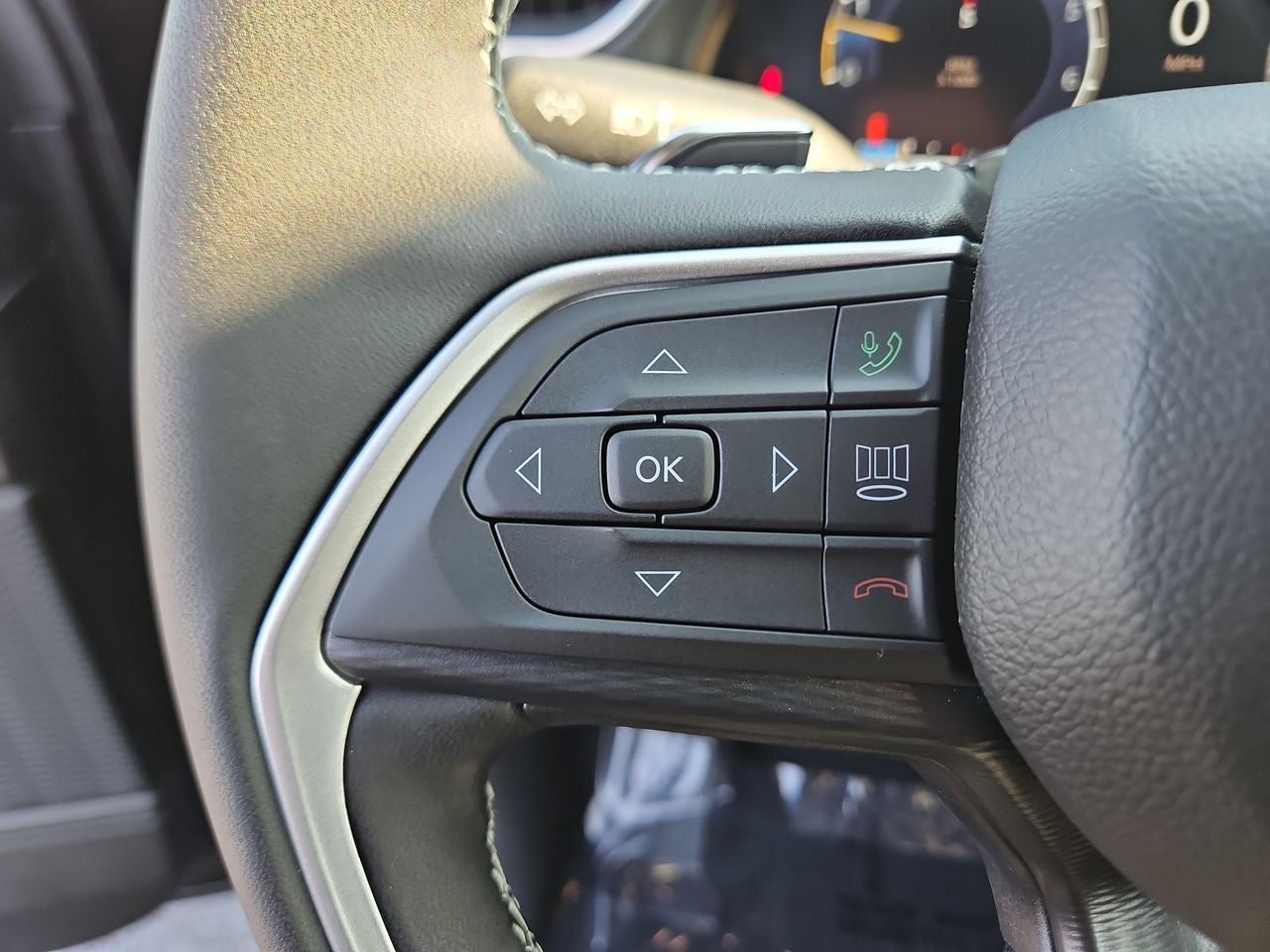 2025 Jeep Grand Cherokee GRAND CHEROKEE L LAREDO 4X4