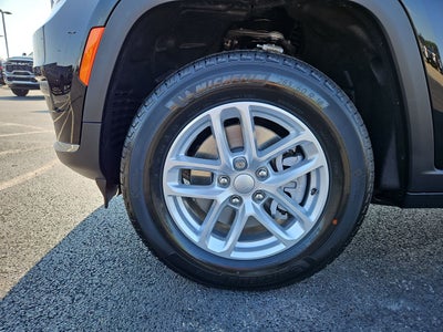 2025 Jeep Grand Cherokee GRAND CHEROKEE L LAREDO 4X4