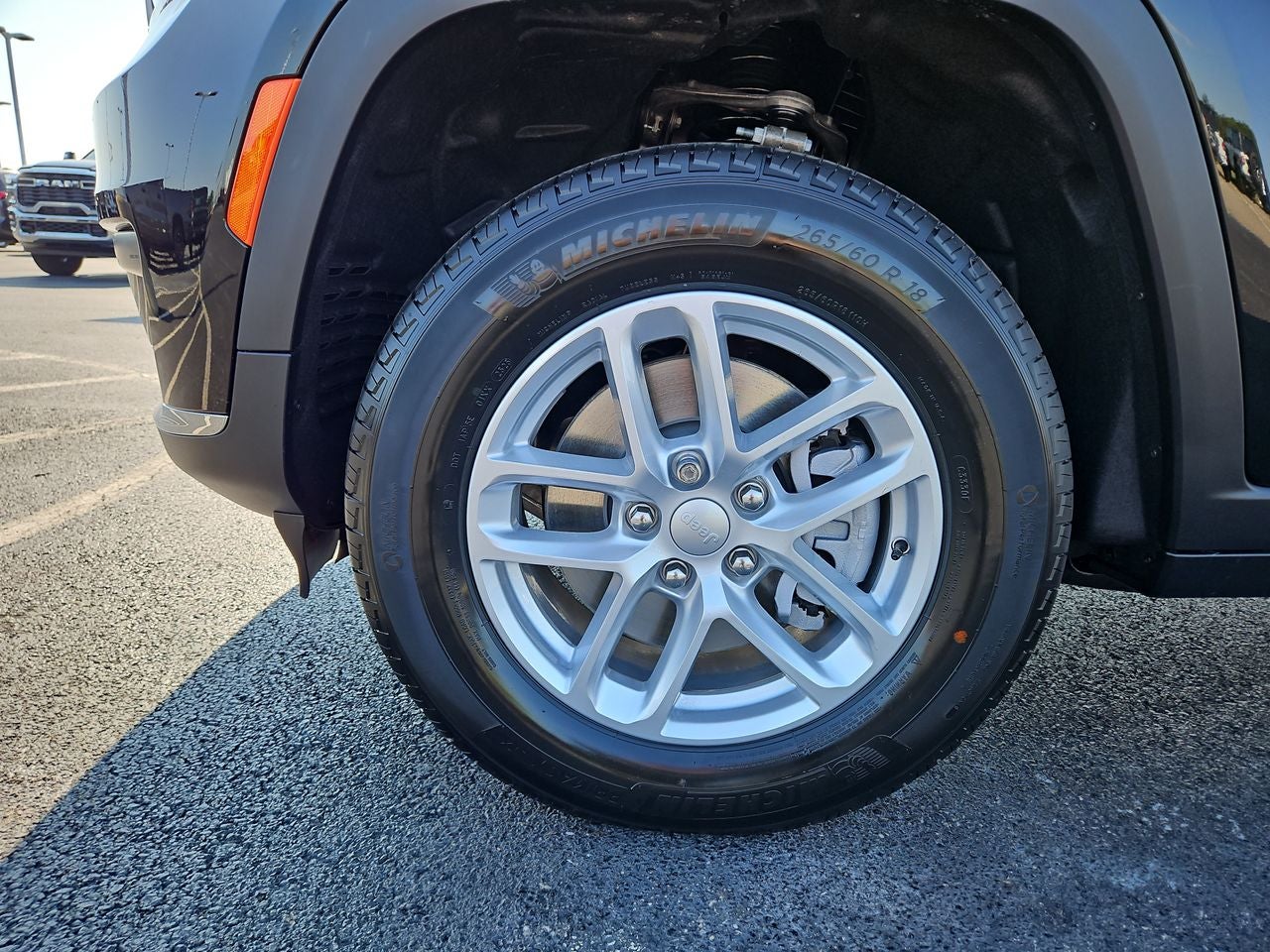 2025 Jeep Grand Cherokee GRAND CHEROKEE L LAREDO 4X4