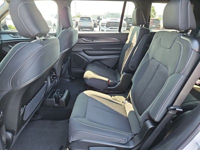 2025 Jeep Grand Cherokee GRAND CHEROKEE L LAREDO 4X4