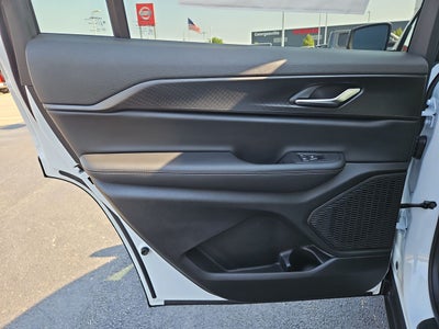 2025 Jeep Grand Cherokee GRAND CHEROKEE L LAREDO 4X4