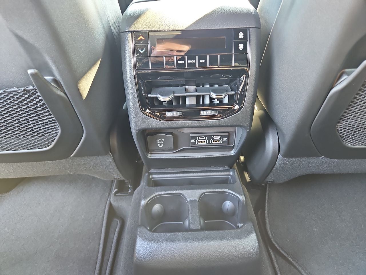 2025 Jeep Grand Cherokee GRAND CHEROKEE L LAREDO 4X4