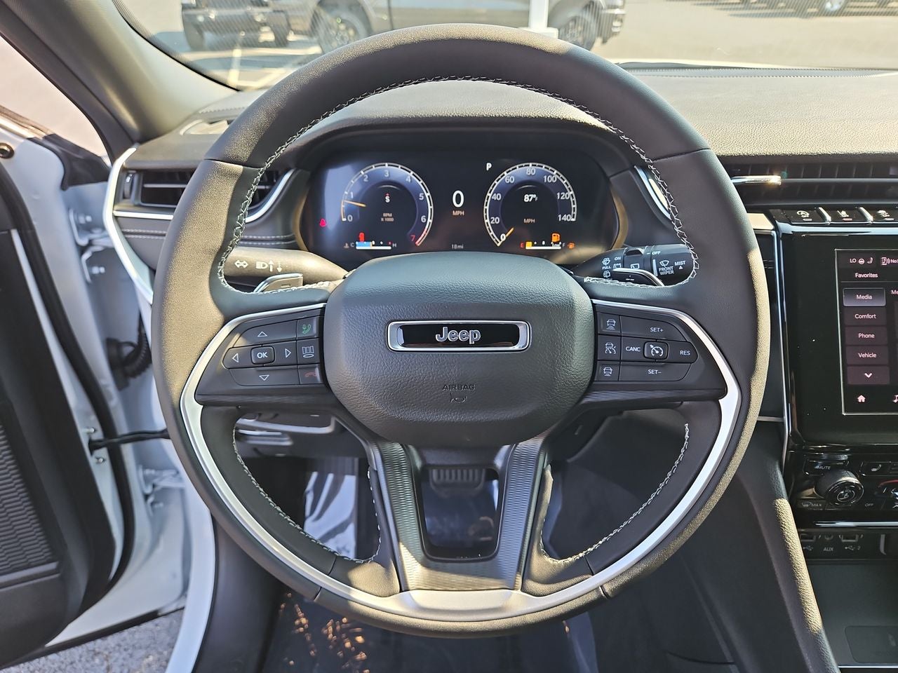 2025 Jeep Grand Cherokee GRAND CHEROKEE L LAREDO 4X4