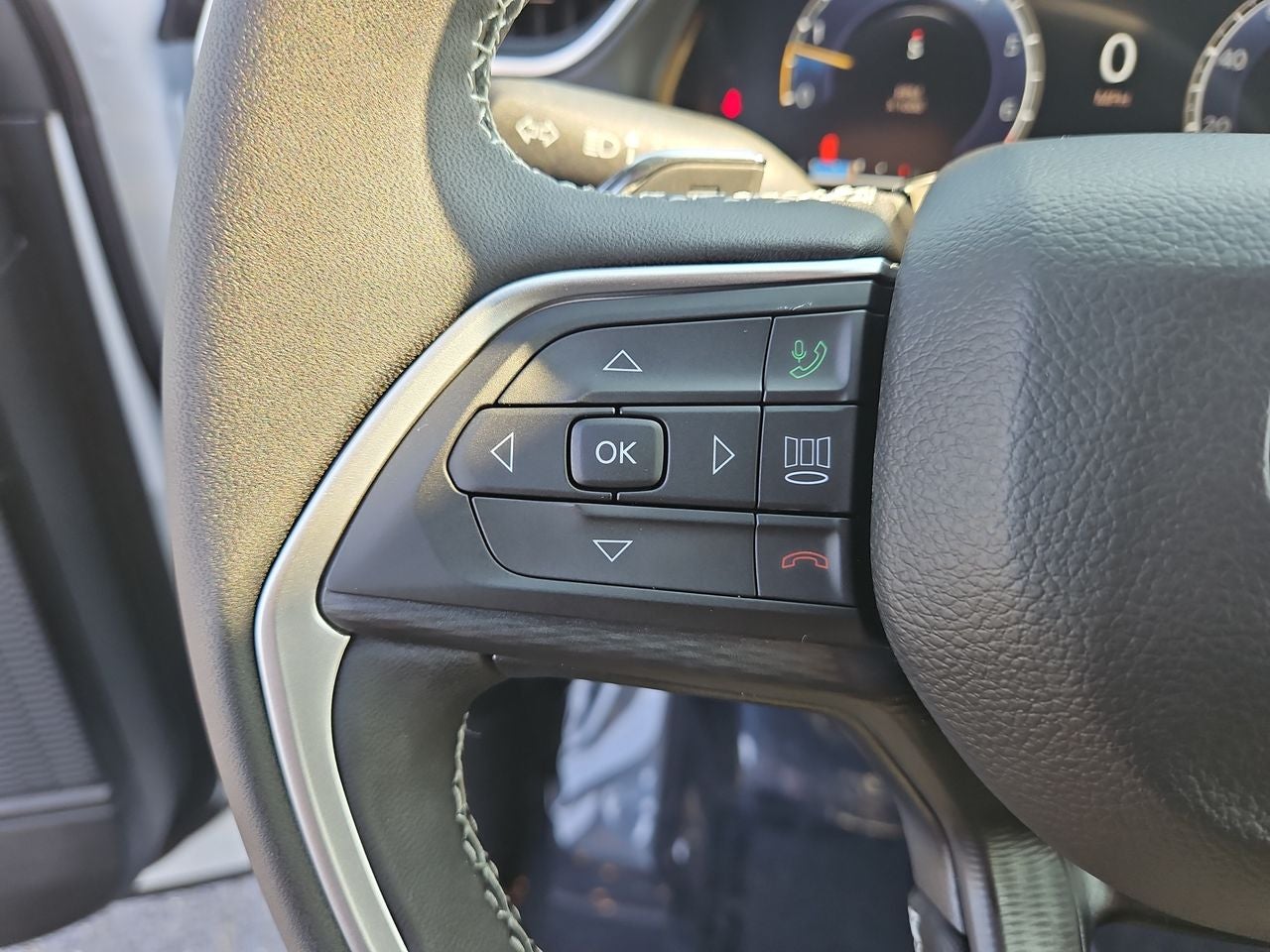 2025 Jeep Grand Cherokee GRAND CHEROKEE L LAREDO 4X4