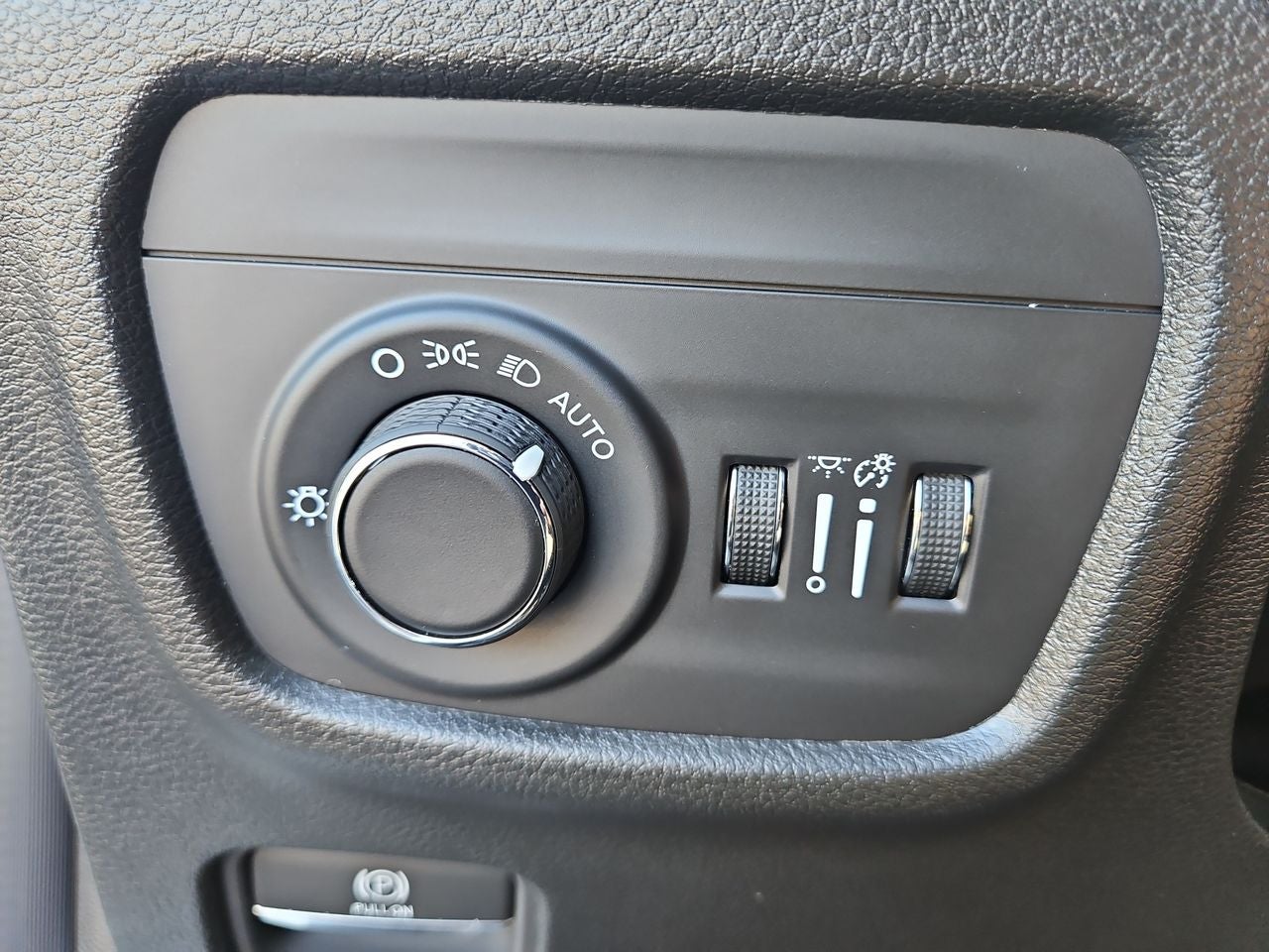 2025 Jeep Grand Cherokee GRAND CHEROKEE L LAREDO 4X4