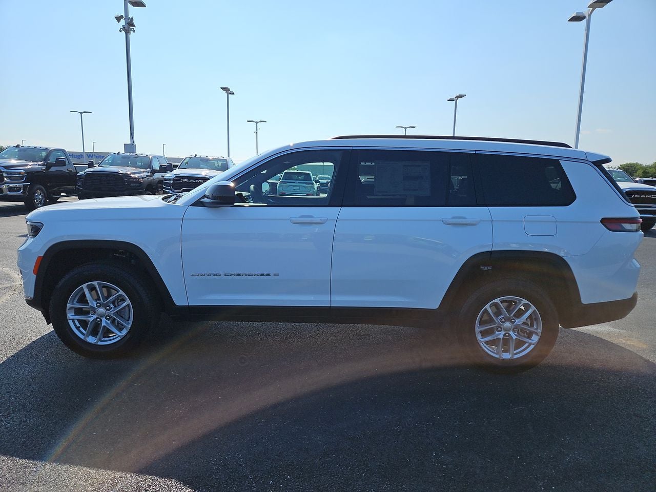 2025 Jeep Grand Cherokee GRAND CHEROKEE L LAREDO 4X4