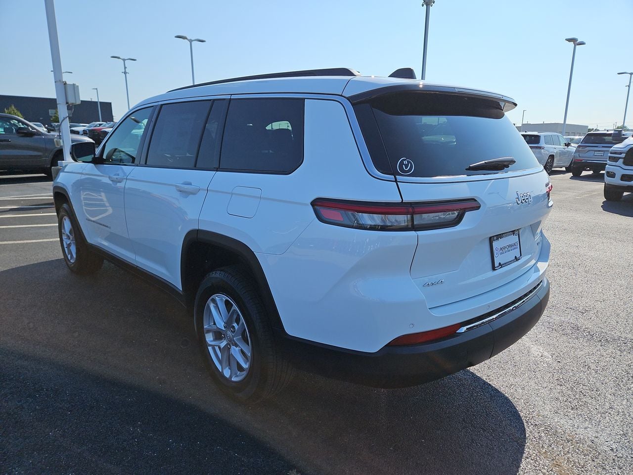 2025 Jeep Grand Cherokee GRAND CHEROKEE L LAREDO 4X4